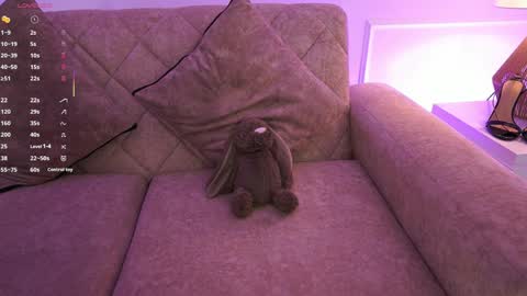 Ana online show from April 7, 11:43 am