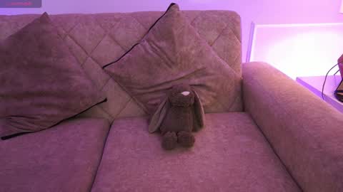 Ana online show from April 8, 11:32 am