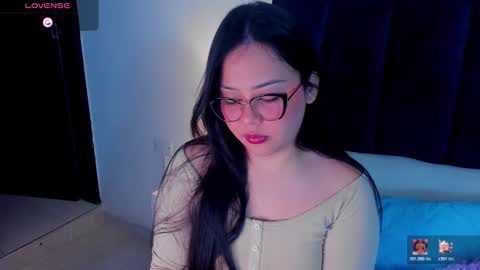 Snapshot of annye01_ chatting on December 16, 1:16 pm anny online show from December 16, 1:16 pm