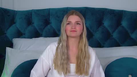 annyraii online show from November 23, 8:03 am