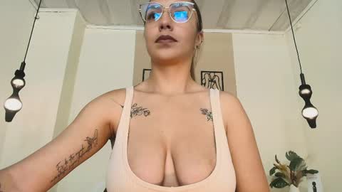 AnnyXhot online show from June 2, 11:12 am
