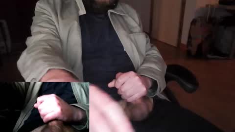 Snapshot of anontraveller chatting on November 25, 6:08 pm anontraveller online show from November 25, 6:08 pm