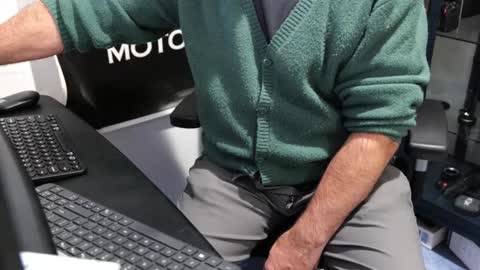 D online show from October 11, 3:43 pm