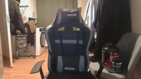 Snapshot of anonymousguy68_cam chatting on February 19, 1:06 pm Anonymousguy online show from February 19, 1:06 pm