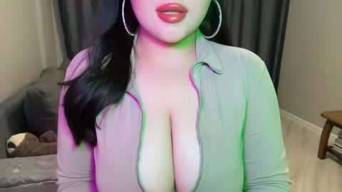 Snapshot of anora_sunny chatting on June 9, 5:24 pm Any online show from June 9, 5:24 pm