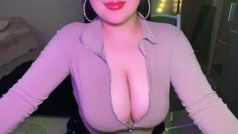 Snapshot of anora_sunny chatting on June 27, 7:52 pm Any online show from June 27, 7:52 pm