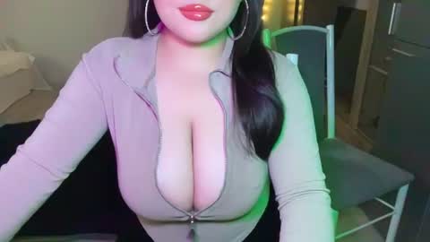 Snapshot of anora_sunny chatting on July 2, 4:57 pm Any online show from July 2, 4:57 pm