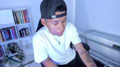 Snapshot of anozly chatting on March 14, 3:39 pm anozly online show from March 14, 3:39 pm