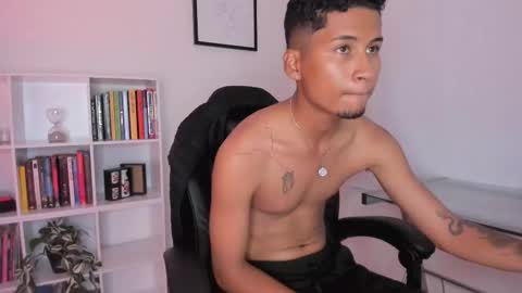 Snapshot of anozly chatting on March 15, 4:51 am anozly online show from March 15, 4:51 am