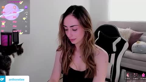 Anthonela online show from December 17, 5:30 pm