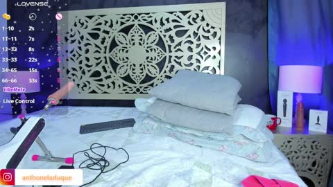 anthonelaDuque online show from January 22, 2:46 pm