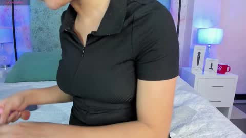 anthonelaDuque online show from October 10, 11:53 am