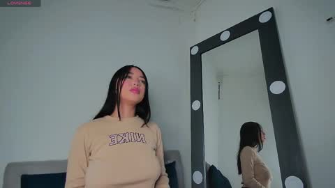 Anthonella online show from March 31, 3:08 am