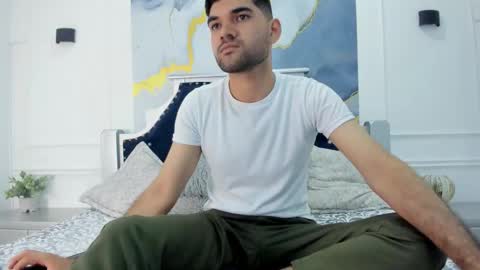 Snapshot of anthony_gray chatting on February 24, 3:21 pm online show from February 24, 3:21 pm