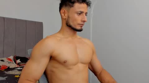 Adonys Creeb online show from November 25, 5:07 am