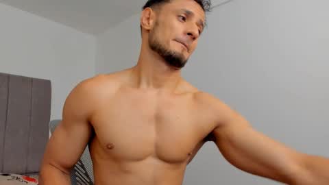 Adonys Creeb online show from November 30, 5:11 am