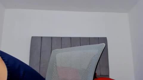 Adonys Creeb online show from December 15, 5:44 am