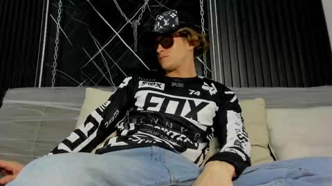 Anthonny online show from May 28, 11:02 pm