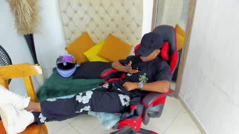       online show from April 7, 1:06 am