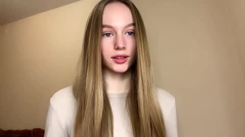 Snapshot of antionettepulgarin chatting on February 9, 3:27 pm Viktoria online show from February 9, 3:27 pm