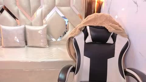 Antonela online show from December 15, 12:42 pm