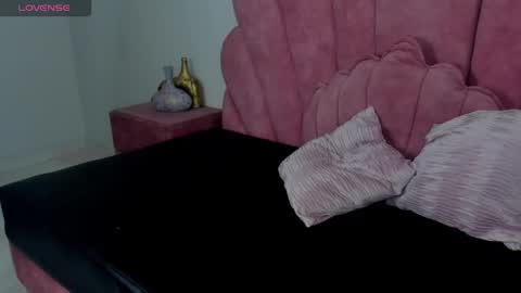 Snapshot of antonella_foxxxx chatting on December 16, 3:06 pm antonella_foxxxx online show from December 16, 3:06 pm