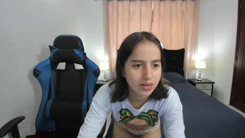 Snapshot of antonella_heinz_ chatting on December 8, 3:24 pm Antonella online show from December 8, 3:24 pm