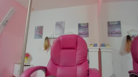 ANTONELLA online show from February 10, 1:44 pm