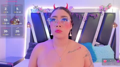 A N T O N E L L E  online show from April 10, 11:15 am