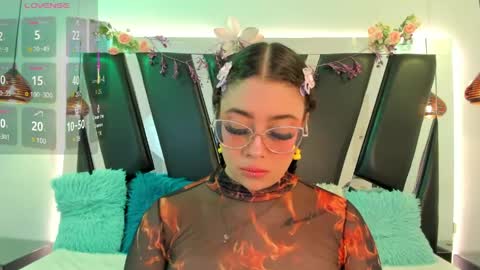 A N T O N E L L E  online show from April 12, 11:37 am