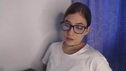 antonia0824 online show from February 13, 7:10 pm