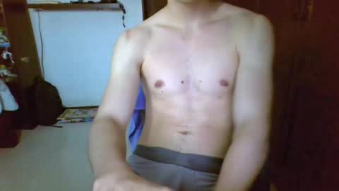 Snapshot of antonio_ricci chatting on February 17, 5:04 am antonio_ricci online show from February 17, 5:04 am