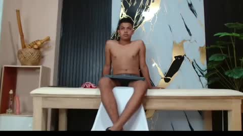 antonioross_ online show from July 13, 8:11 pm