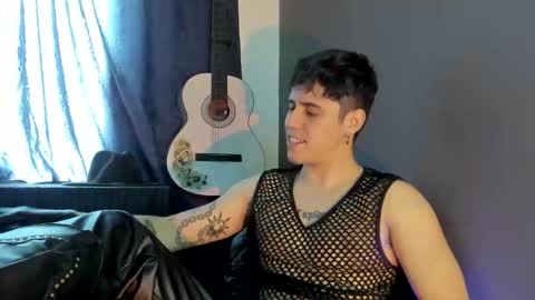 antonnello_ online show from November 20, 3:12 pm