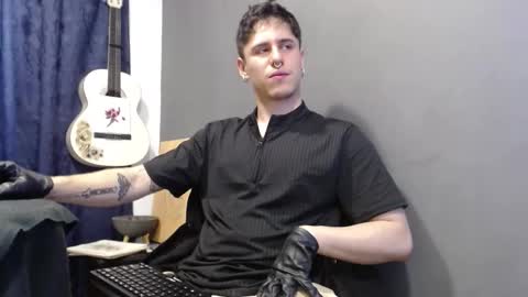 Snapshot of antonnello_ chatting on February 7, 10:46 pm antonnello_ online show from February 7, 10:46 pm