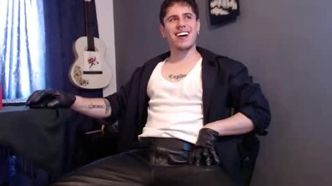 Snapshot of antonnello_ chatting on February 16, 4:14 pm antonnello_ online show from February 16, 4:14 pm