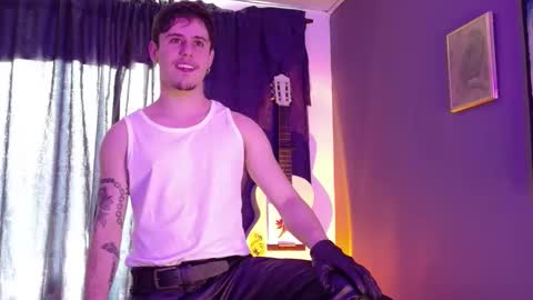 Snapshot of antonnello_ chatting on February 27, 3:56 pm antonnello_ online show from February 27, 3:56 pm