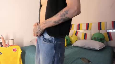 antony_d_ossa online show from June 18, 8:35 pm