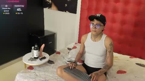antony_d_ossa online show from July 6, 8:22 pm