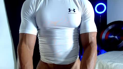 Instagram miguelangel1802  online show from October 22, 5:34 pm