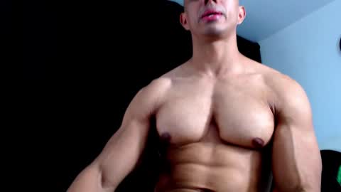 Instagram miguelangel1802  online show from December 16, 5:29 pm