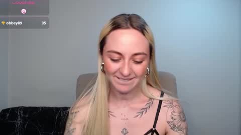 Snapshot of anttoniia chatting on February 6, 2:00 am Antonia online show from February 6, 2:00 am