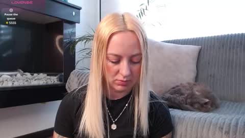 Snapshot of anttoniia chatting on February 11, 5:18 pm Antonia online show from February 11, 5:18 pm