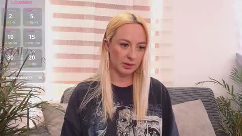 Snapshot of anttoniia chatting on February 27, 7:03 pm Antonia online show from February 27, 7:03 pm