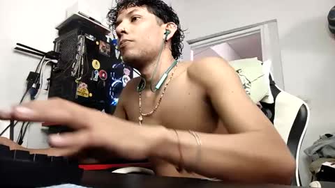 AnuarDHM online show from November 17, 2:45 pm