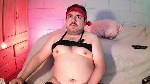 Snapshot of anuarfox chatting on September 26, 9:57 am AnuarFox online show from September 26, 9:57 am