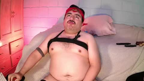 Snapshot of anuarfox chatting on October 8, 9:29 am AnuarFox online show from October 8, 9:29 am