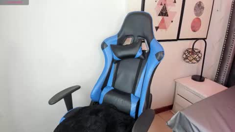 anya_belth online show from November 20, 3:56 pm