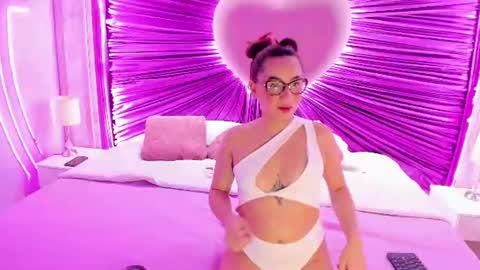 anya_shaffer online show from July 14, 3:00 am