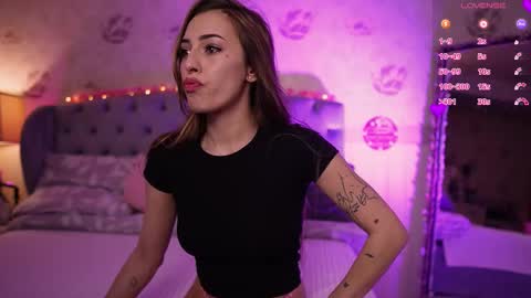 anya_sky_ online show from March 1, 7:43 am